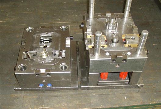 供应精密塑胶模具，家电产品塑胶模具，模具加工